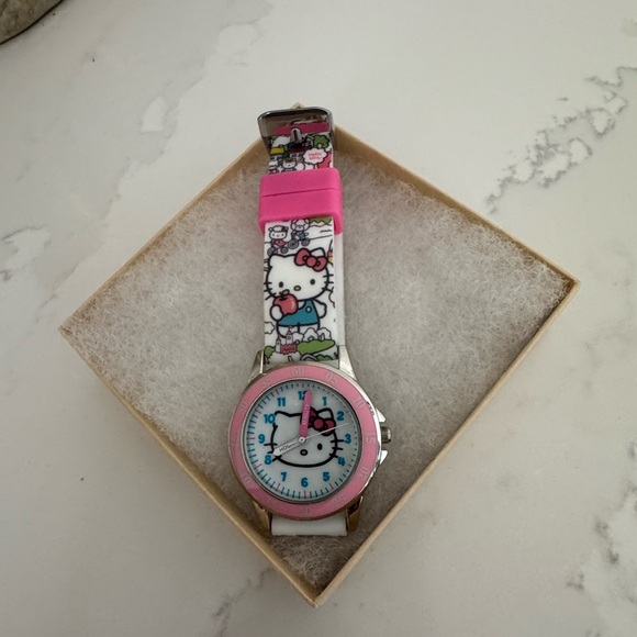 Kids Watch, Hello Kitty Pink Kids Watch - Cute Character Strap NEW!  Never worn - Picture 4 of 5